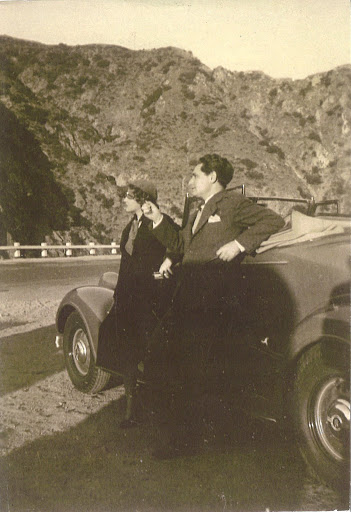 Leo in Love in the Hollywood Hills.  The woman on his right is probably his first wife, silent film actress, Estelle Clark (King Vidor’s The Crowd).